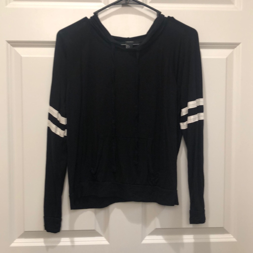 Black light weight pullover